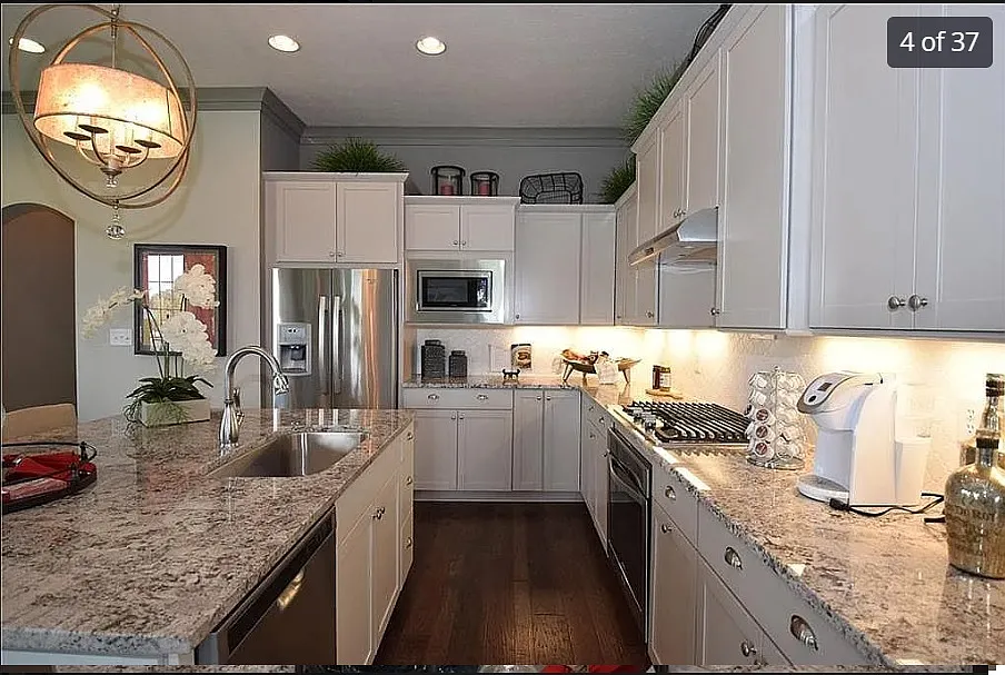 5 bed, 4513 sqft, $3,950 — Photo 4