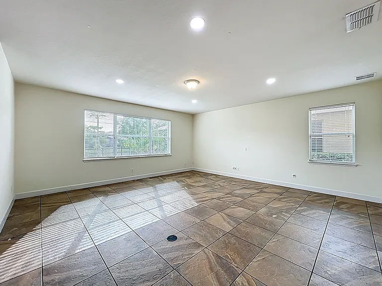 11834 Aurelio Ln — Photo 34