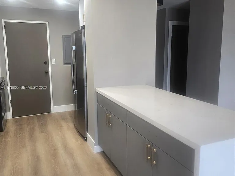 9800 W Bay Harbor Dr #305 — Photo 6