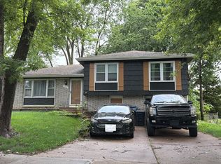 7906 E 93rd St, Kansas City, MO 64138