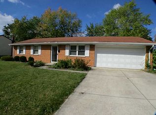 902 Primrose Dr, Wapakoneta, OH 45895