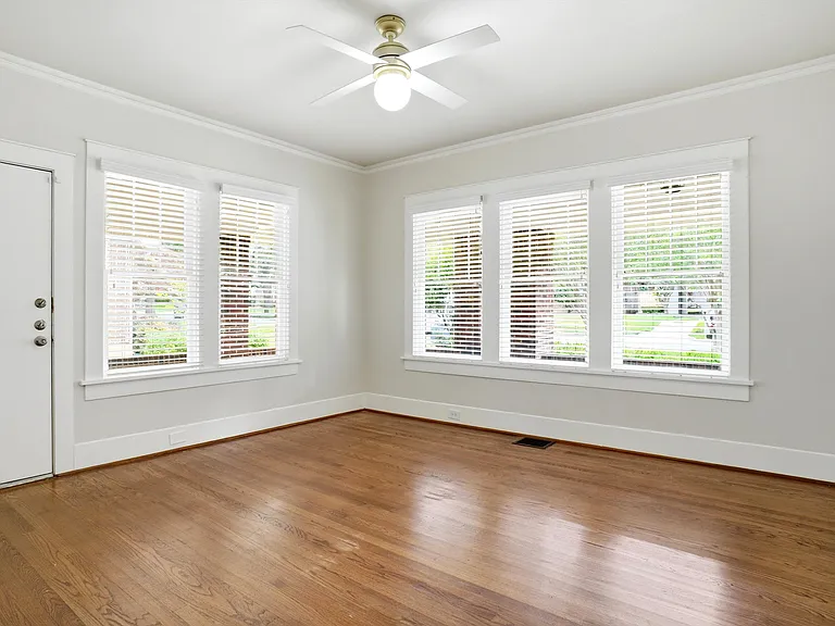 2615 Cockrell Ave — Photo 12