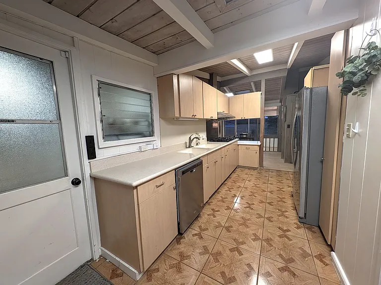 2567 California Ave — Photo 11