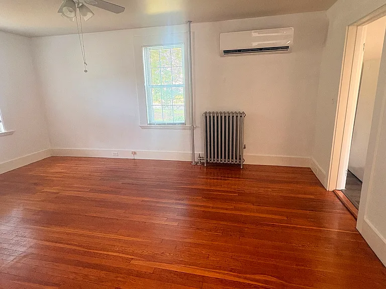 17 Oak St #1 — Photo 4