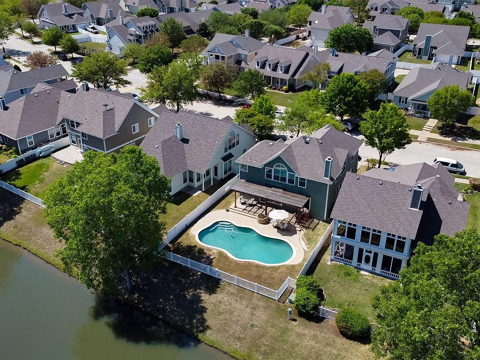 1st image of 10237 Lakeview Dr