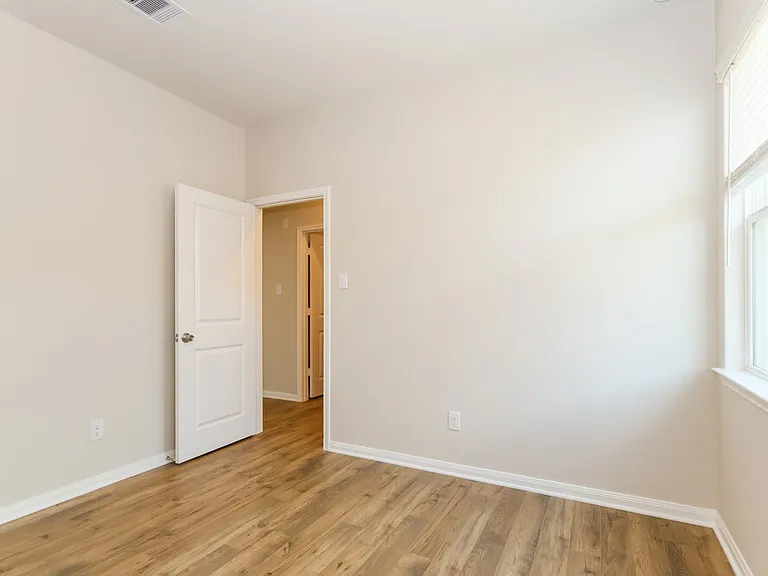15643 Plum Brook Dr — Photo 14