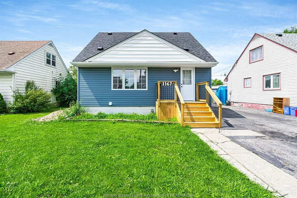 4 bed, $2,250 — Photo 1