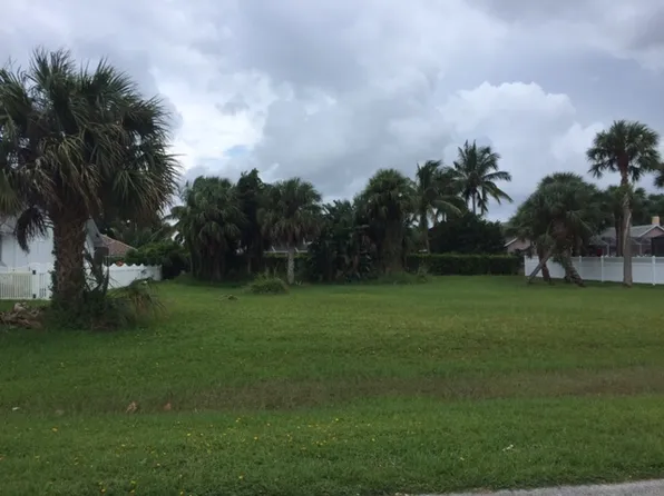 1105 SE Westchester Dr, Port Saint Lucie, FL 34952