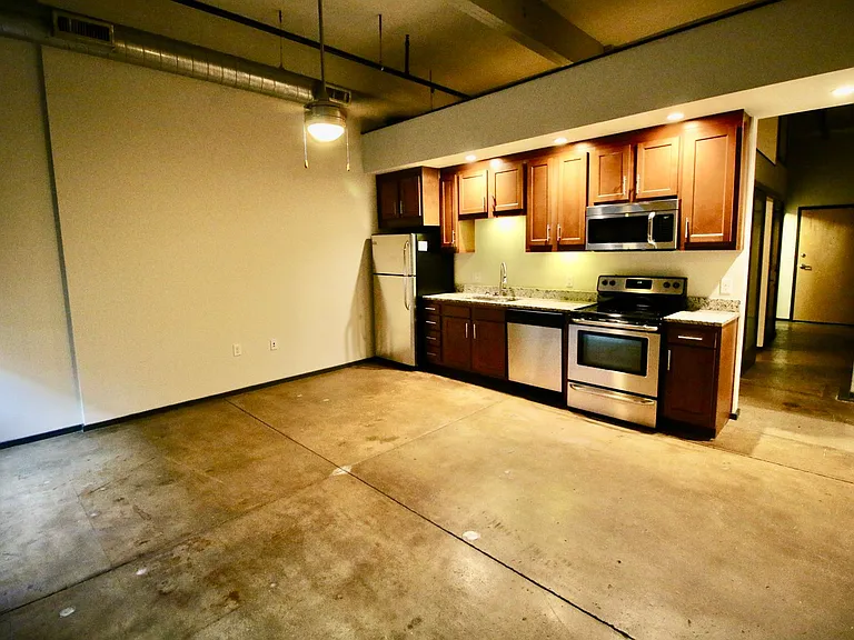 Main 2323 — Photo 13