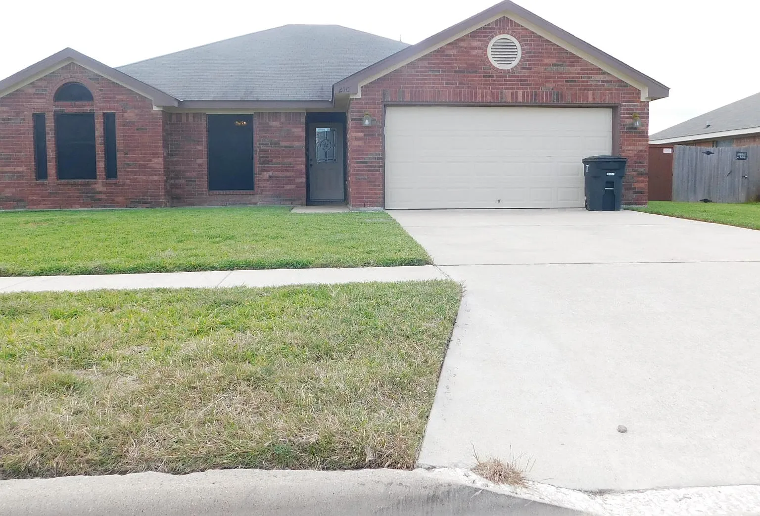 3 bed, 1656 sqft, $1,645 — Photo 4