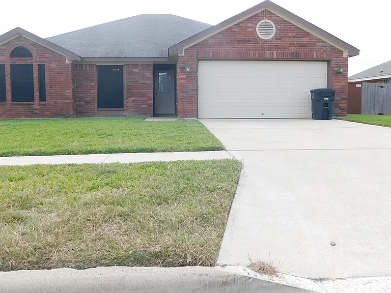 210 Viola Dr — Photo 4
