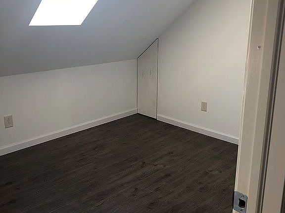 3rd image of 220 Delhi St