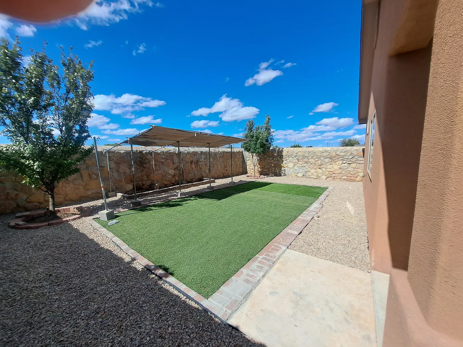 3 bed, 1083 sqft, $1,550 — Photo 2