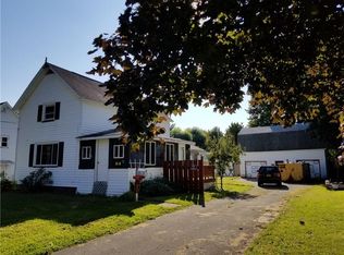 29 Carlton St, Sodus, NY 14551