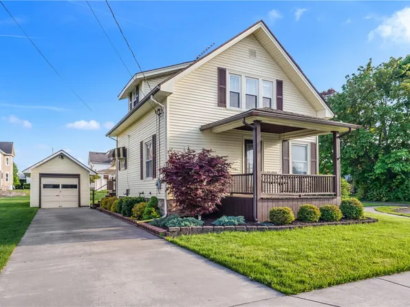 2 Freeman Ave, Middleport, NY 14105