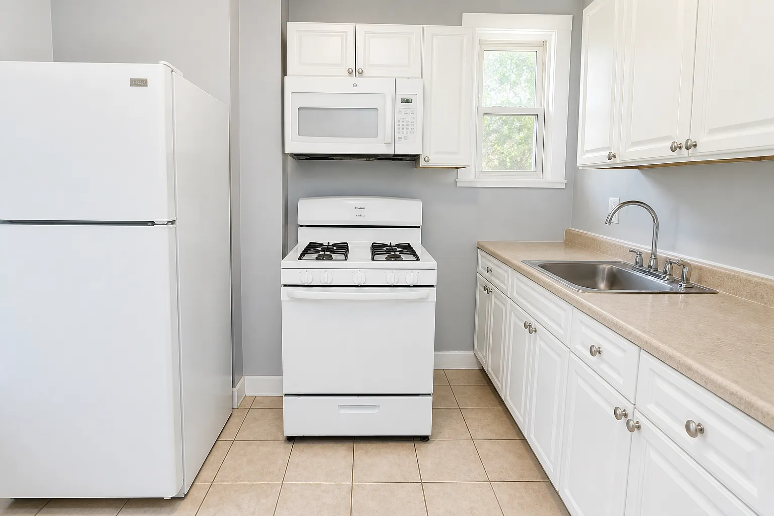 3 bed, $2,300 — Photo 1