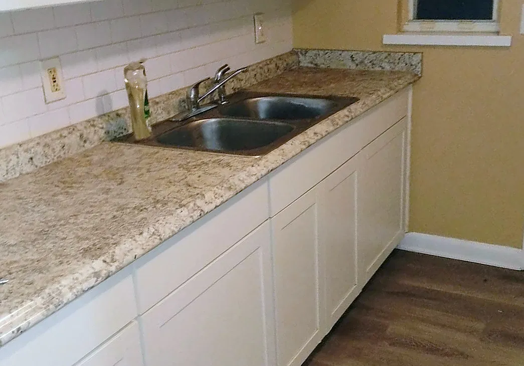 3 bed, 1125 sqft, $1,660 — Photo 2