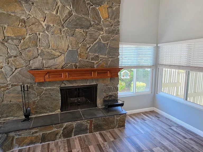 1524 Whitsett Dr — Photo 4