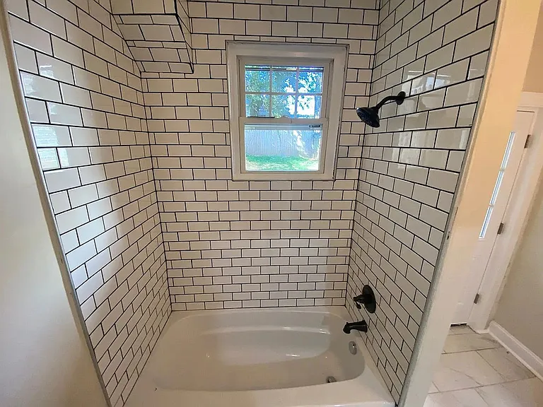 445 Manor St — Photo 11