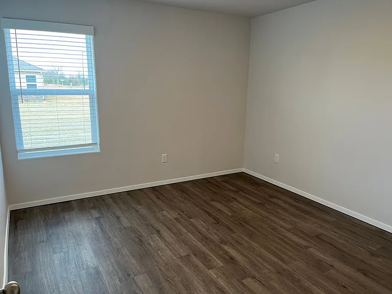 3313 E Jacob Ln — Photo 10