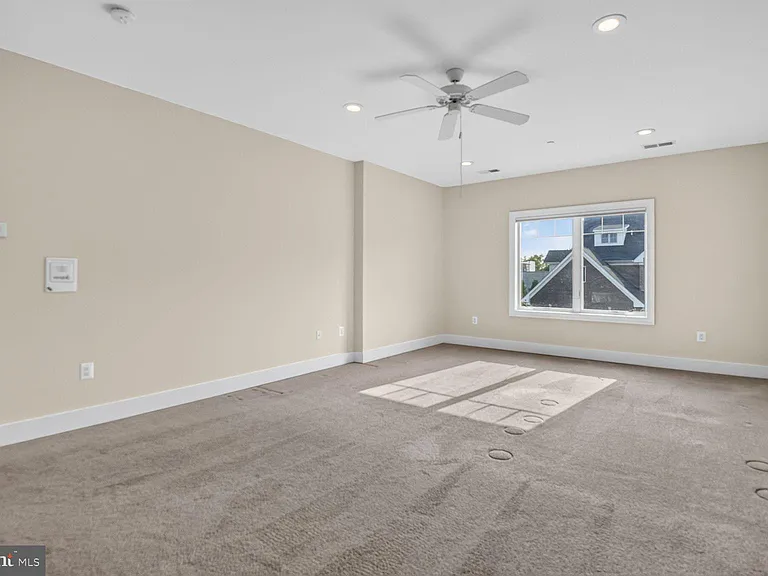 13828 Travilah Rd — Photo 36