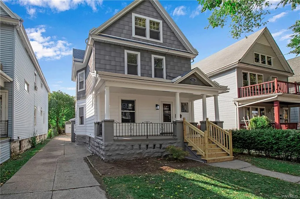 466 East St photo 1