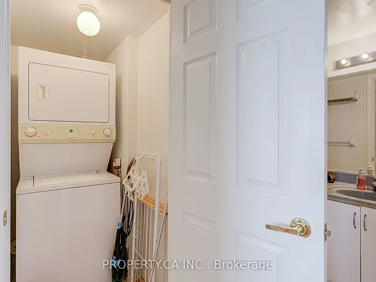 18 Kenaston Gdns #1705 — Photo 21