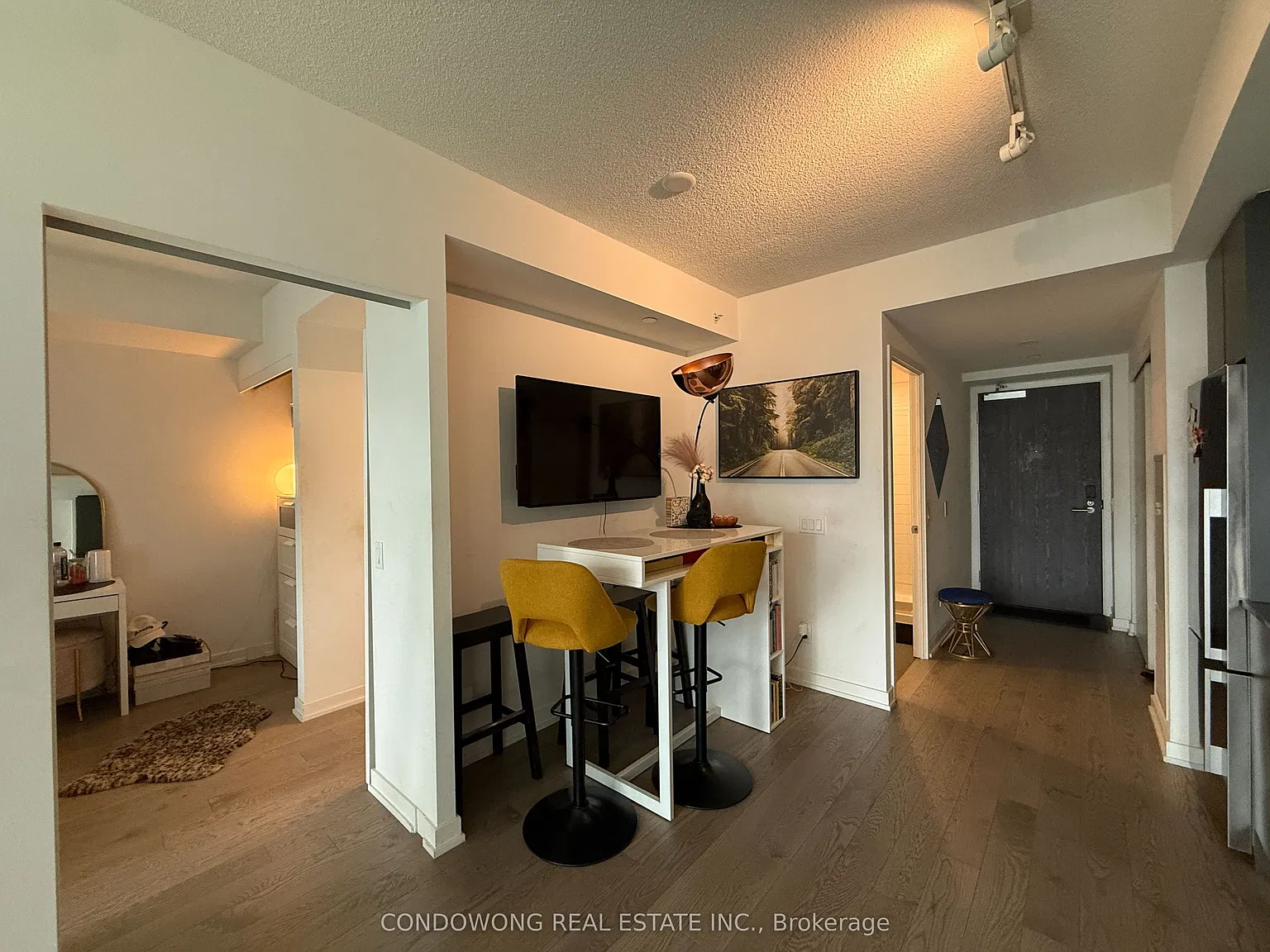 25 Richmond St E — Photo 4