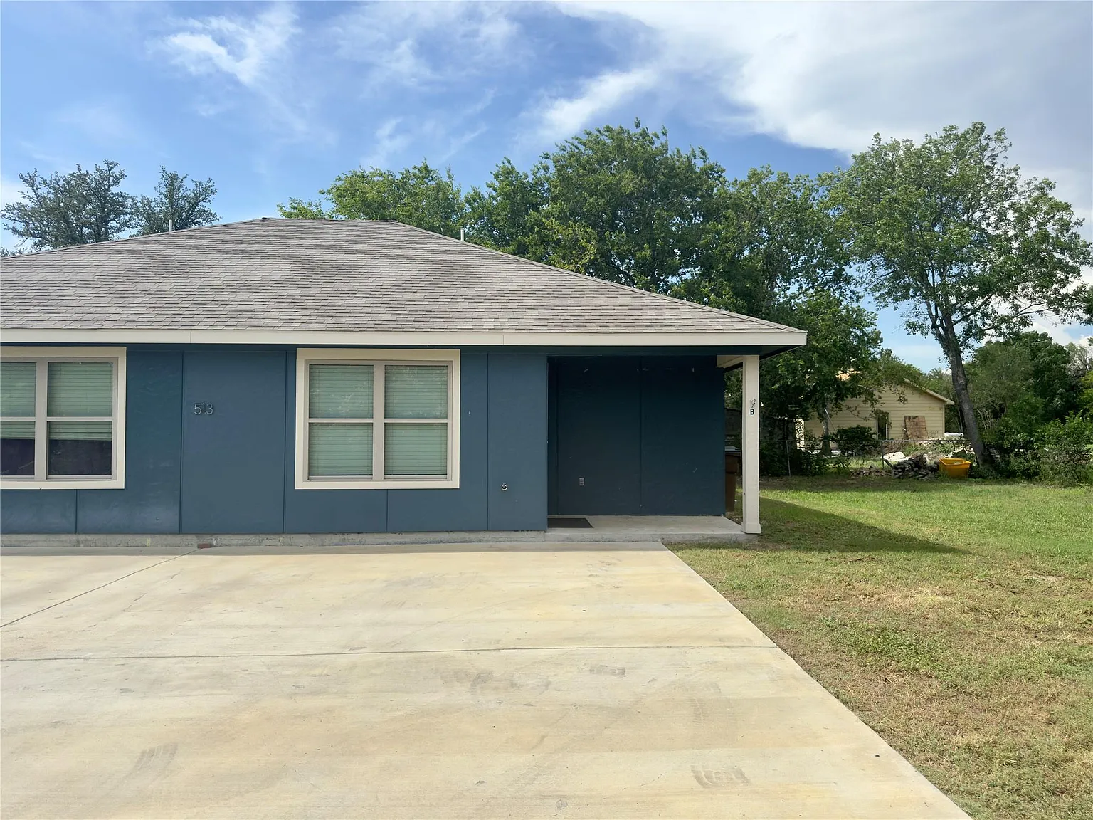 2 bed, 1.0 bath, 747 sqft, $1,100 — Photo 2