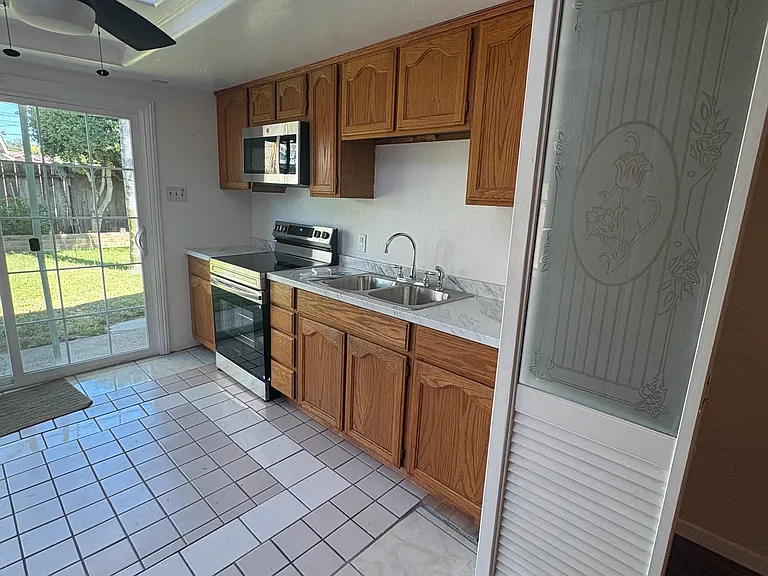 632 Serenade Ct — Photo 2