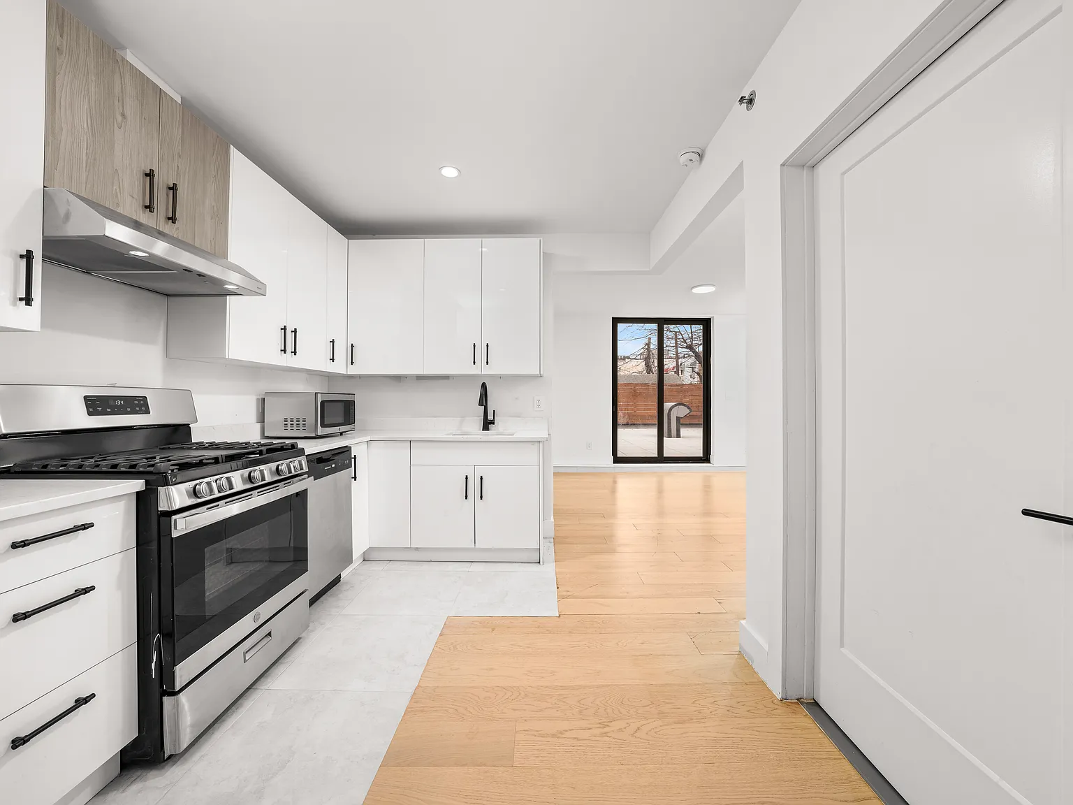 435 Central Avenue — Photo 4