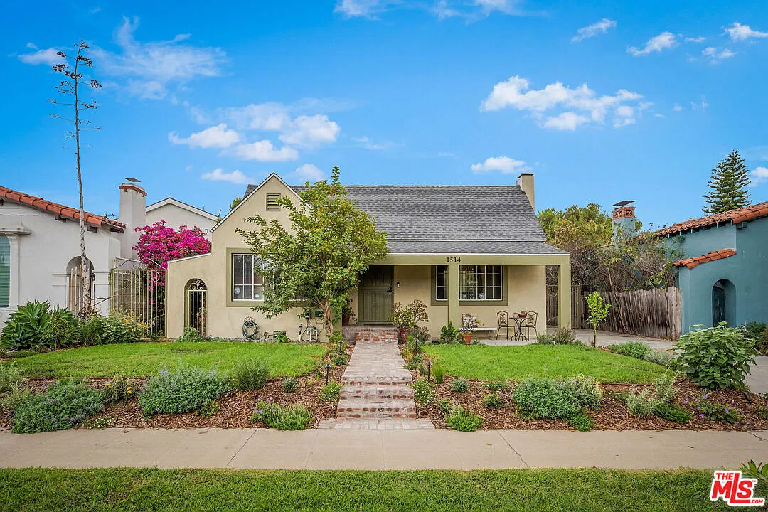 3 bed, 2.0 bath, 1894 sqft, $5,800 — Photo 1