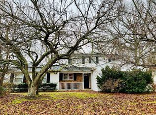18 Dorchester Dr, Coram, NY