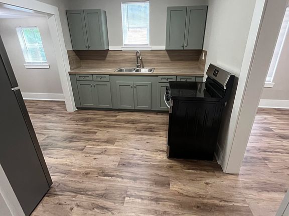 4th image of 4639 Maddox St