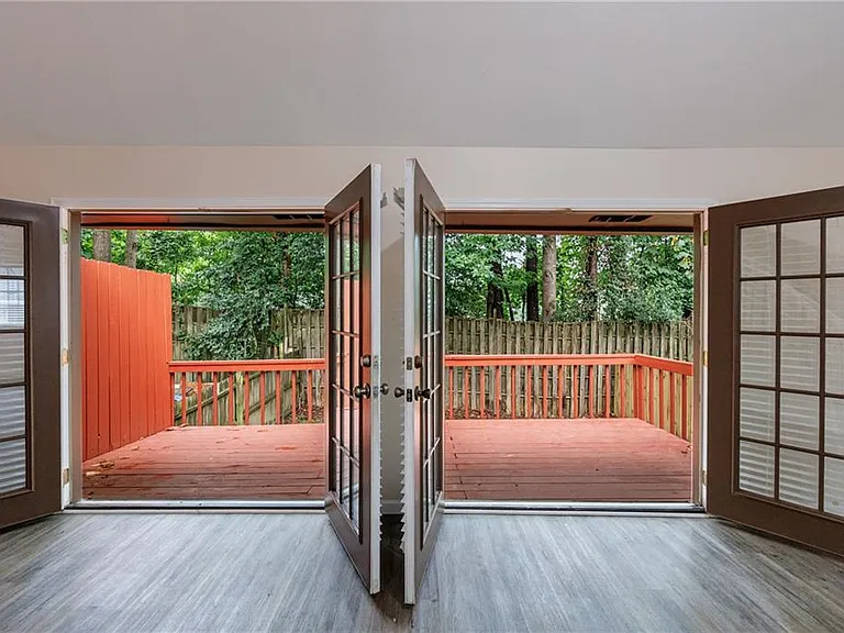 1248 Falling Water Dr SE — Photo 16