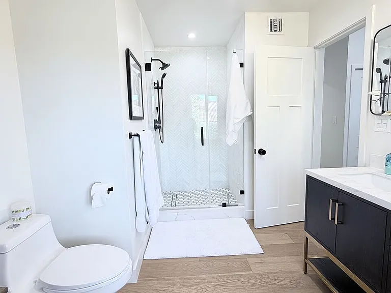3852 Sherview Dr — Photo 12