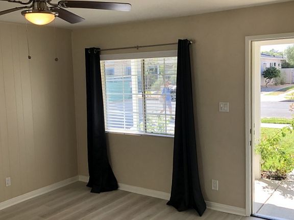 4th image of 12840 Bonaparte Ave