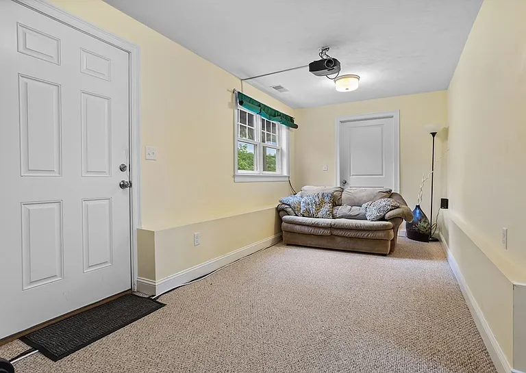 4 Commodore Way — Photo 14