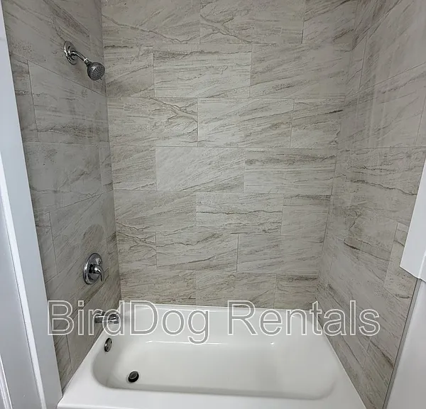 710-712 Frebis Ave #712 — Photo 7