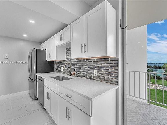 5th image of 11111 Biscayne Blvd #5B