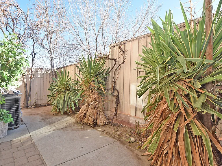 5960 Promontory Dr — Photo 20