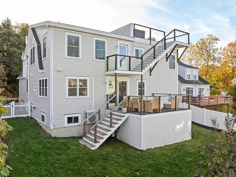 11 Henry St — Photo 82