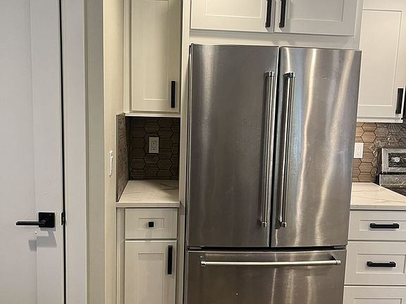 5th image of 330 NE 91st St #B