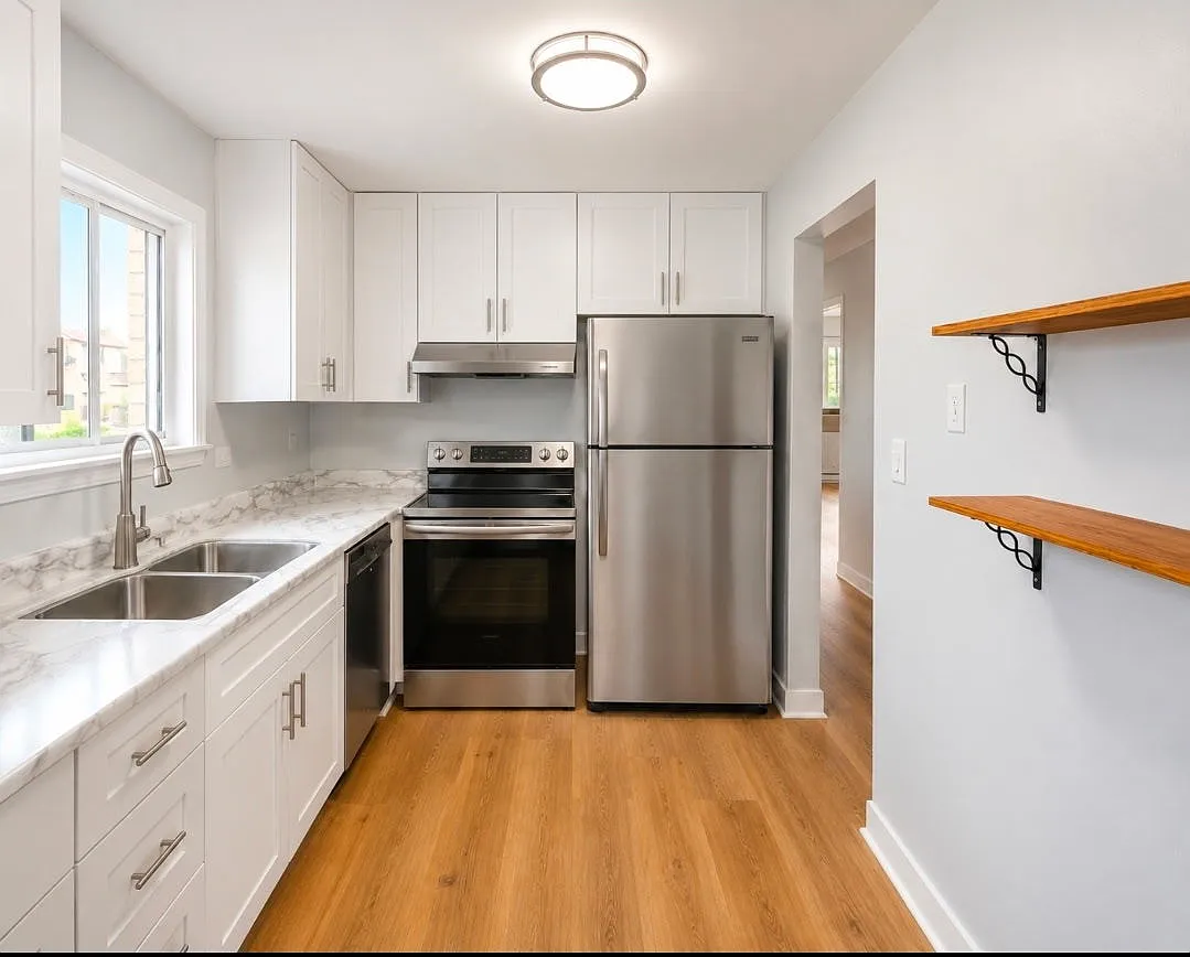 2 bed, 1.0 bath, 1000 sqft, $1,800 — Photo 2