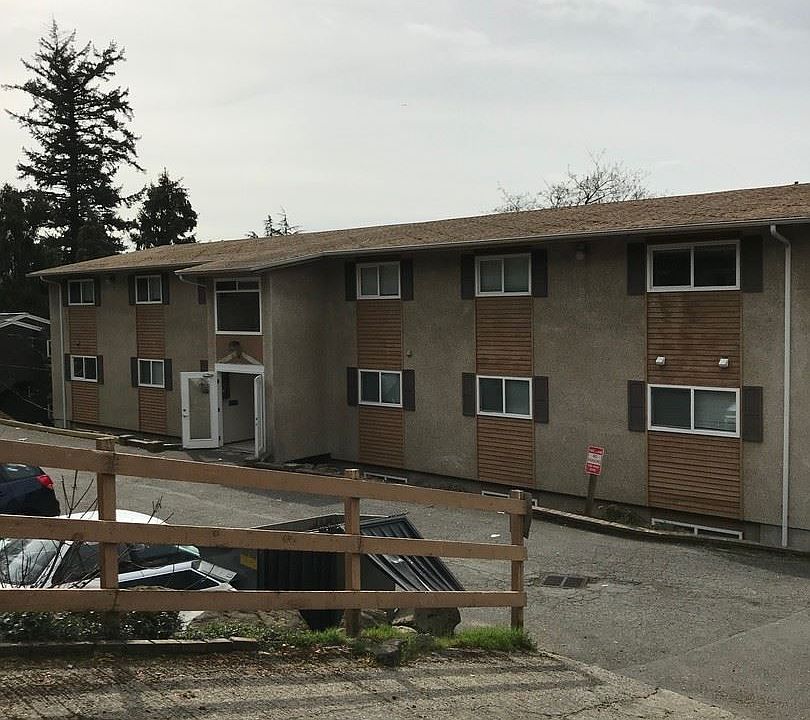 2nd image of 308 Summit Ave N APT 4