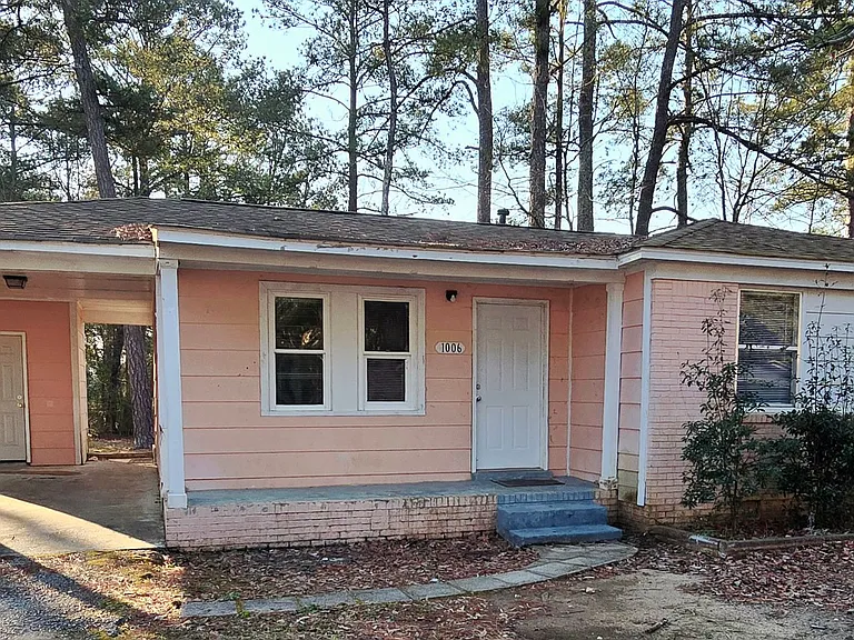 1006 Birchwood Dr — Photo 1