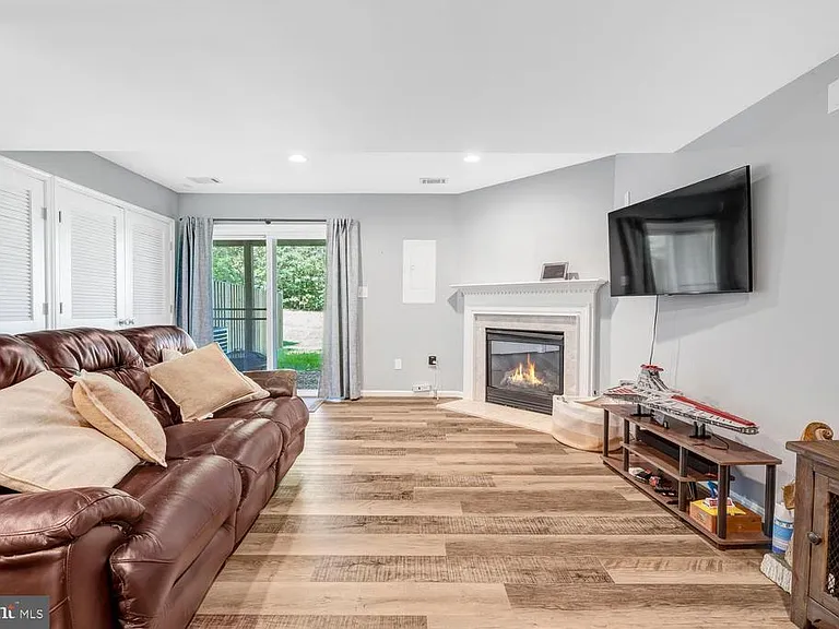 8628 Ellesmere Way — Photo 28