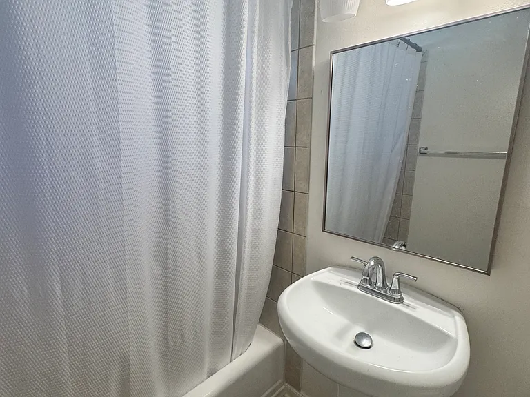 45045 Camolin Ave — Photo 10