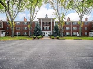 2885 Pease Dr APT 224, Rocky River, OH