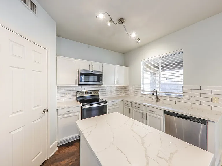 3019 W Perdido Way — Photo 7